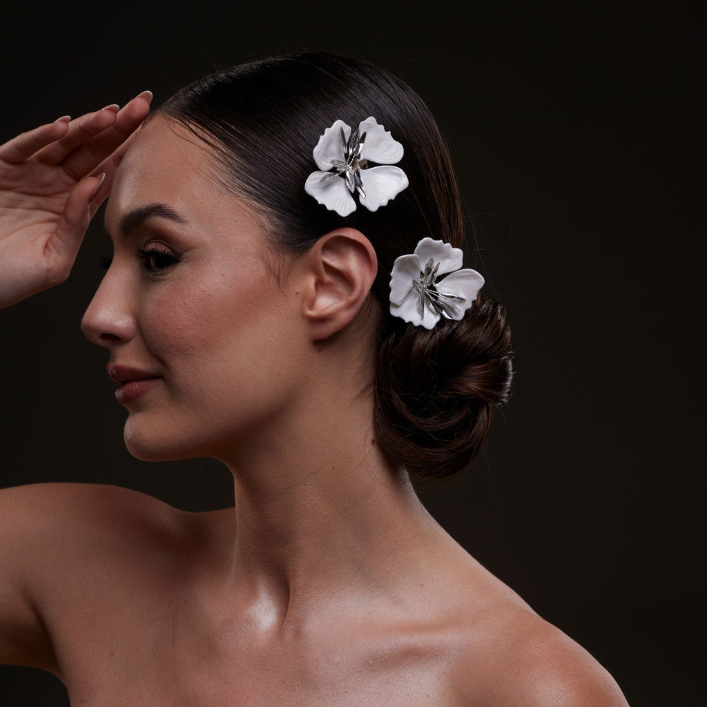 2-Piece White Flower Hair Comb Set