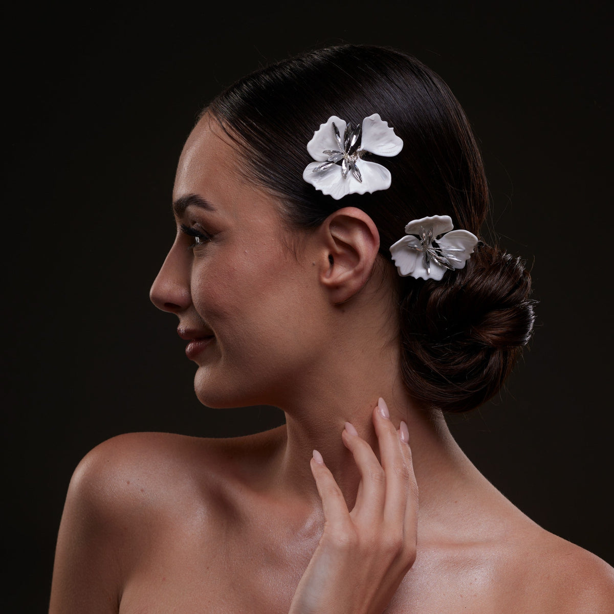2-Piece White Flower Hair Comb Set