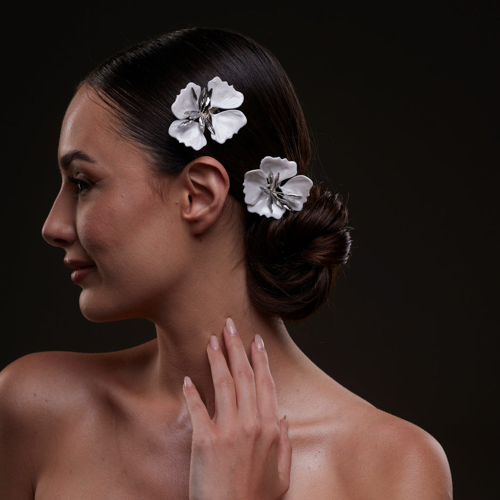 2-Piece White Flower Hair Comb Set