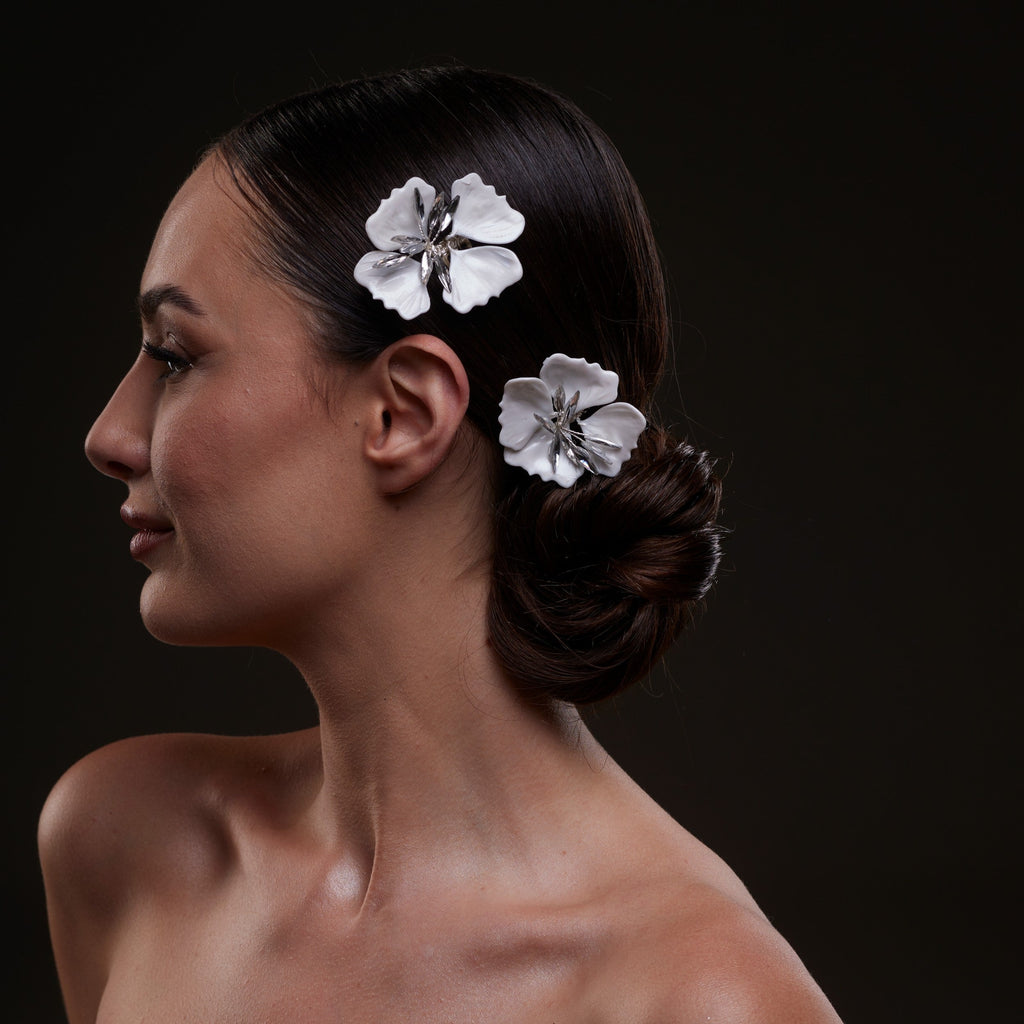 2-Piece White Flower Hair Comb Set